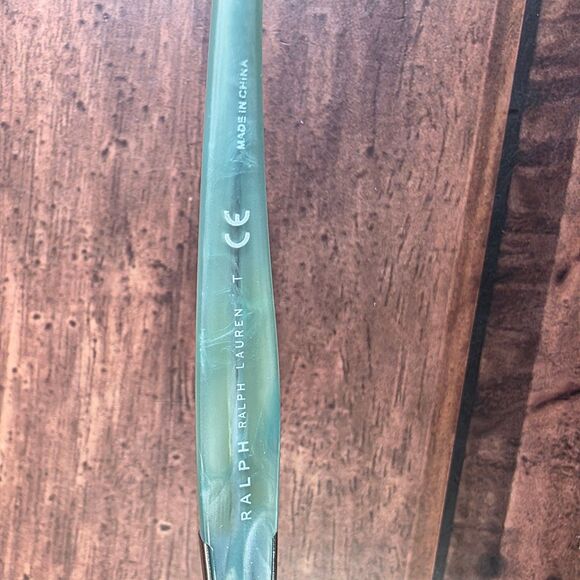 Elegant Brown Cat-Eye Glasses - Picture 4 of 9